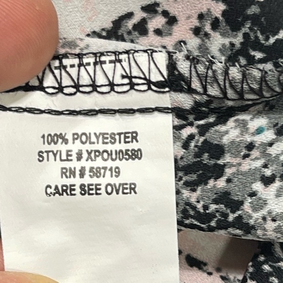 NY Collection animal print hook & eye half closure blouse women’s size M - Picture 11 of 13